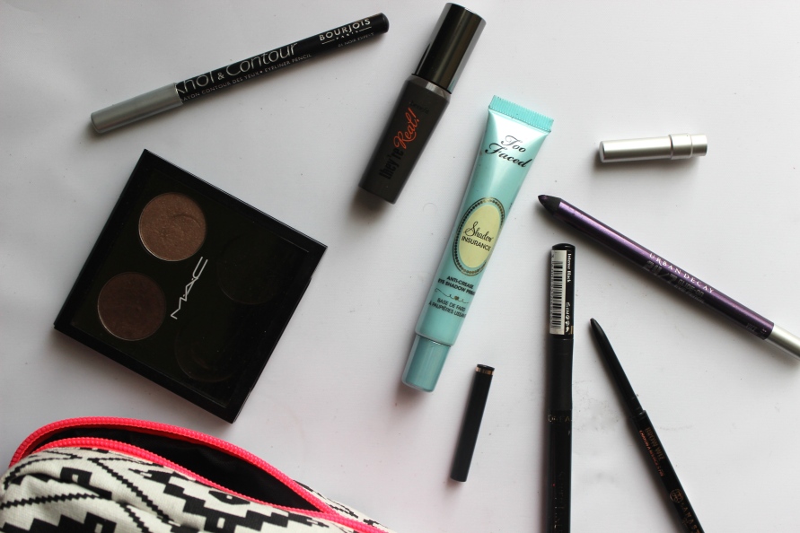 What's in my Trave Make Up Bag? | BeautyBitsBlog.com